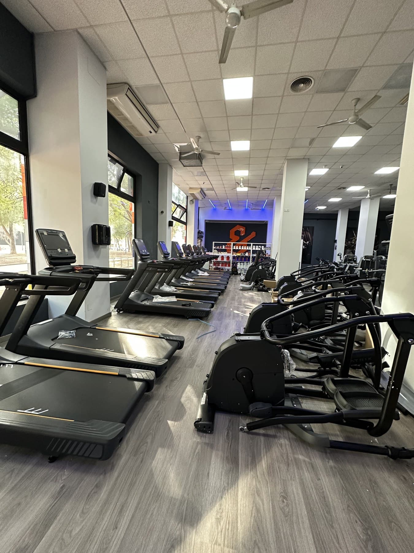 Cadena comercial · 850 m²